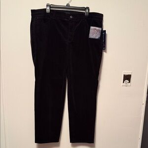 Chaps Women’s Corduroy Pants in Black